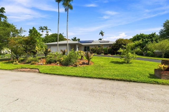 8445 SW 181st Ter, Palmetto Bay, FL 33157