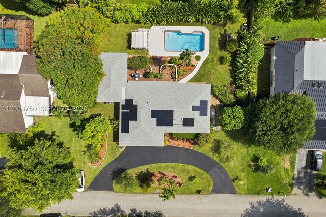 8445 SW 181st Ter, Palmetto Bay, FL 33157