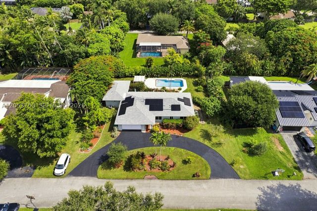8445 SW 181st Ter, Palmetto Bay, FL 33157