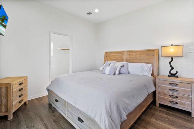 400 E Woodland Shores Drive, Point Blank, TX 77364