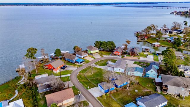 400 E Woodland Shores Drive, Point Blank, TX 77364