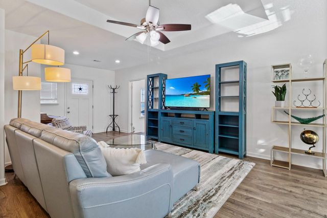 400 E Woodland Shores Drive, Point Blank, TX 77364