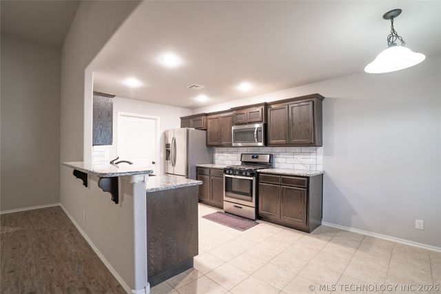 14613 E 112th Place N, Owasso, OK 74055