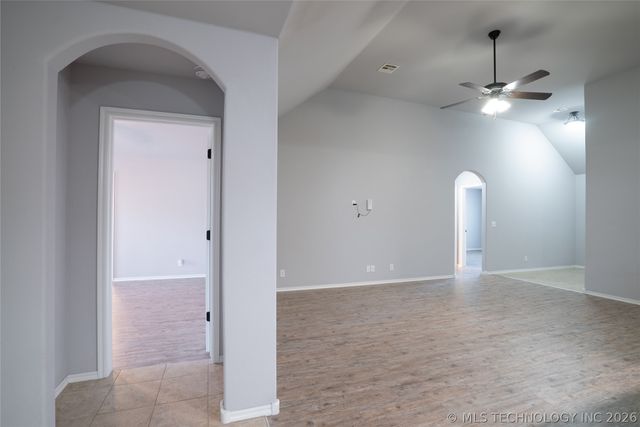 14613 E 112th Place N, Owasso, OK 74055