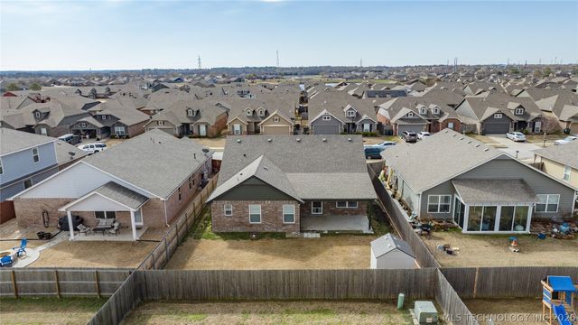 14613 E 112th Place N, Owasso, OK 74055