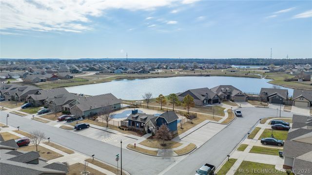 14613 E 112th Place N, Owasso, OK 74055