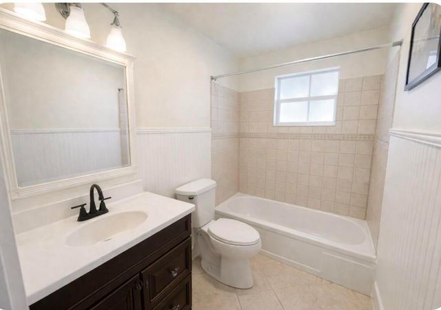 823 Lynnwood Drive, Lake Worth Beach, FL 33461