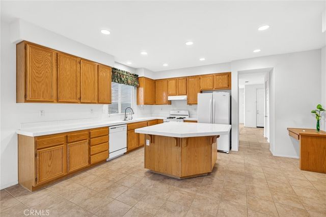 32389 Pensador Street, Temecula, CA 92592