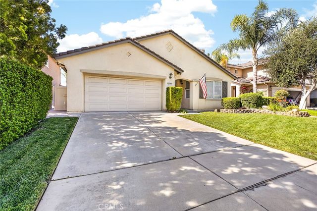 32389 Pensador Street, Temecula, CA 92592
