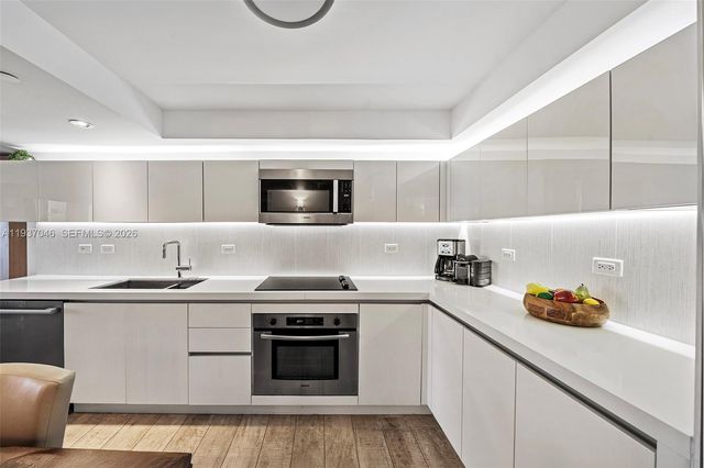 102 24th St 1207, Miami Beach, FL 33139