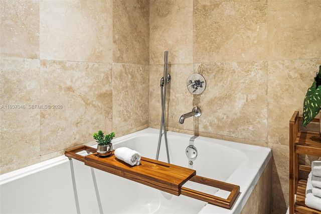 102 24th St 1207, Miami Beach, FL 33139