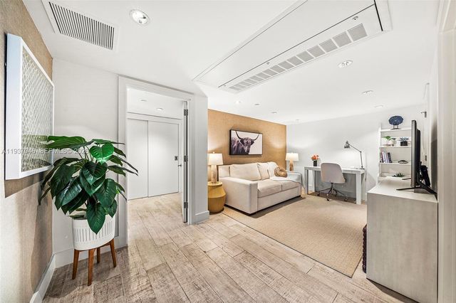 102 24th St 1207, Miami Beach, FL 33139