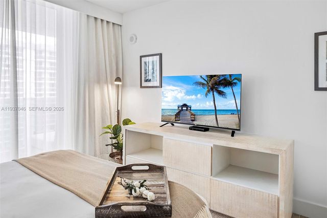 102 24th St 1207, Miami Beach, FL 33139