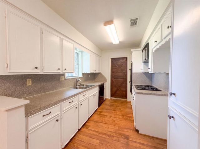 3506 Oxford Road, Alvin, TX 77511