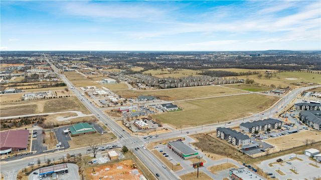 I Street, Bentonville, AR 72712