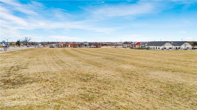 I Street, Bentonville, AR 72712