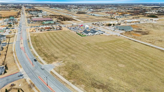 I Street, Bentonville, AR 72712