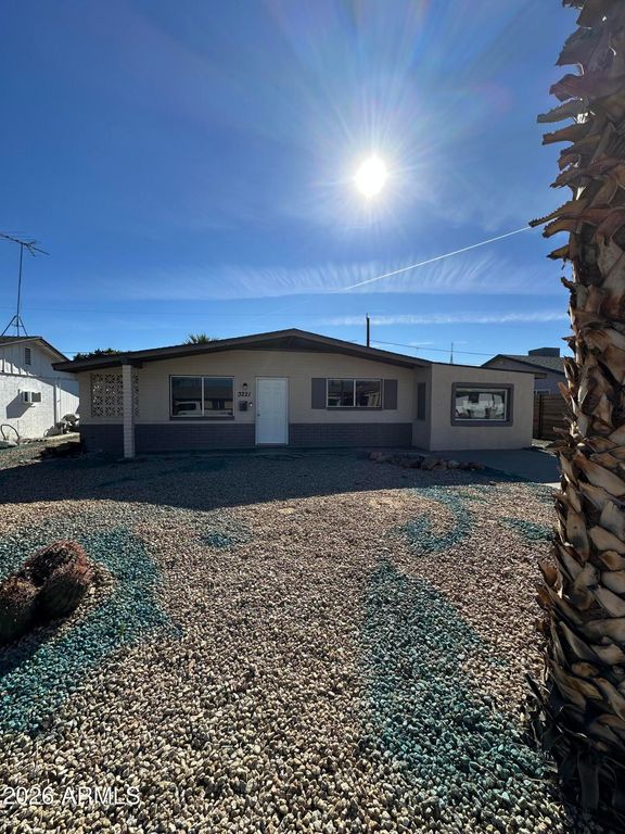 3221 E CAPITAN DREYFUS Avenue, Phoenix, AZ 85032