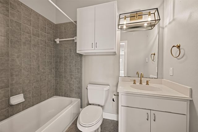 3501 Link Valley Drive 303, Houston, TX 77025