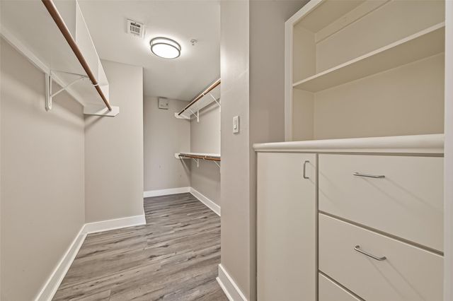 3501 Link Valley Drive 303, Houston, TX 77025