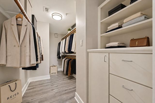 3501 Link Valley Drive 303, Houston, TX 77025