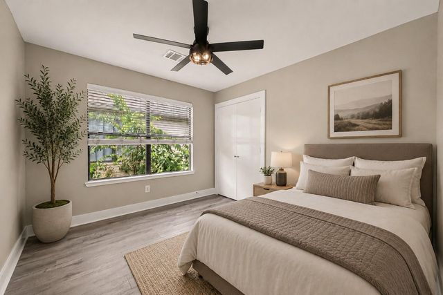 3501 Link Valley Drive 303, Houston, TX 77025