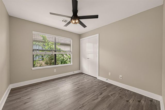 3501 Link Valley Drive 303, Houston, TX 77025