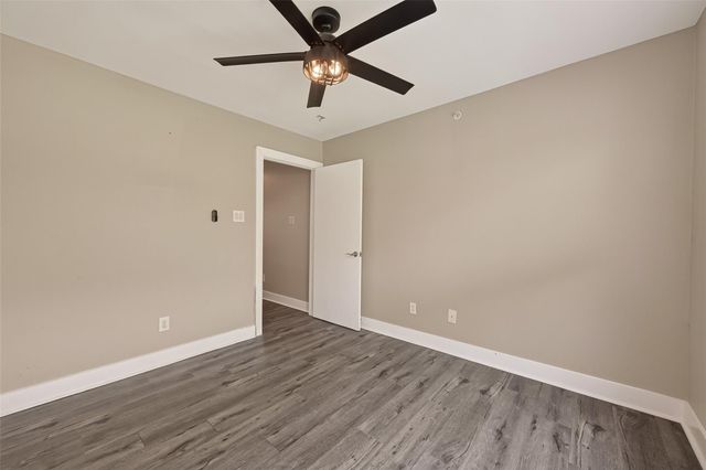 3501 Link Valley Drive 303, Houston, TX 77025