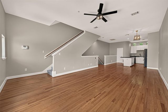 3501 Link Valley Drive 303, Houston, TX 77025