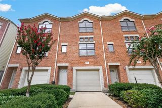 3501 Link Valley Drive 303, Houston, TX 77025
