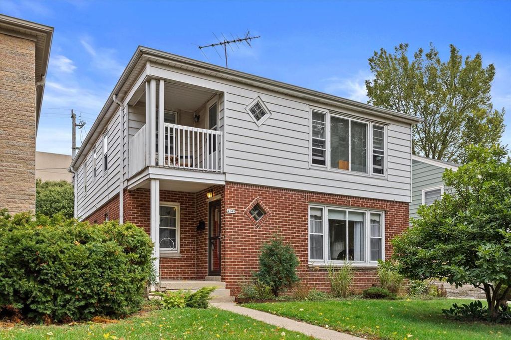 4146 N Bartlett AVENUE #4148, Shorewood, WI 53211