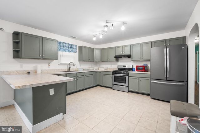 11 CLOVER ST, Browns Mills, NJ 08015