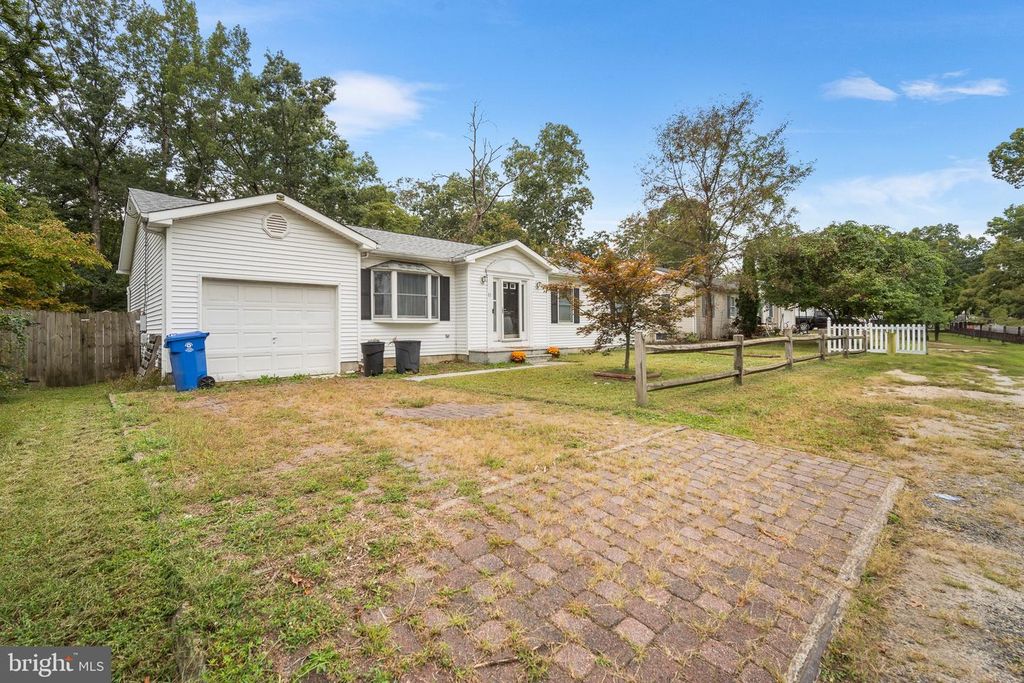 11 CLOVER ST, Browns Mills, NJ 08015