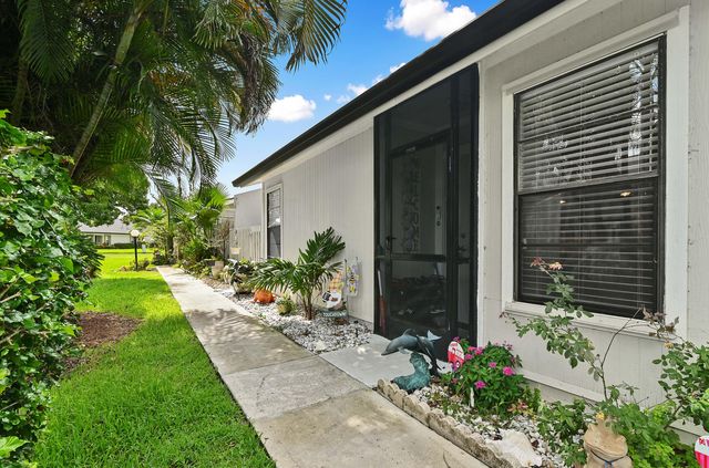 4383 Willow Pond Circle, West Palm Beach, FL 33417