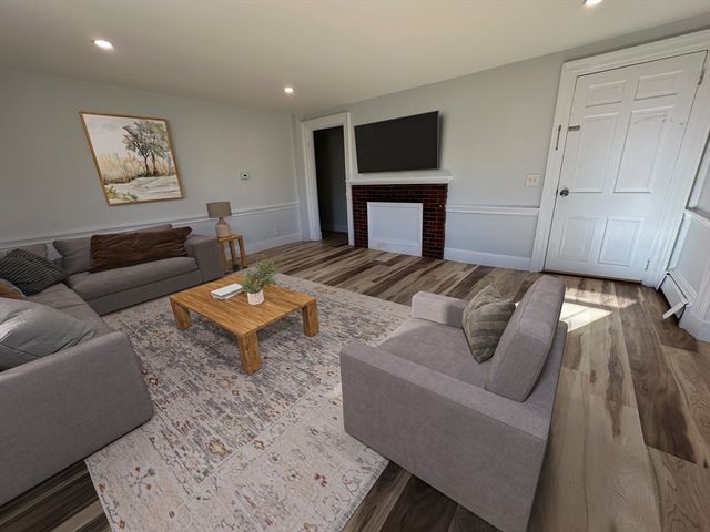 250 Walnut St A, Framingham, MA 01702