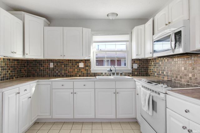 1904 MOHR Drive, Kokomo, IN 46902