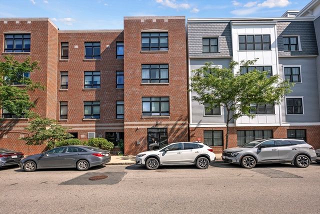 350 West 2nd St 1, Boston, MA 02127