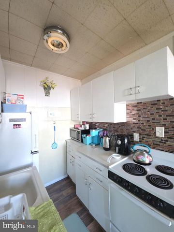 882 SAWYER AVE, Vineland, NJ 08360