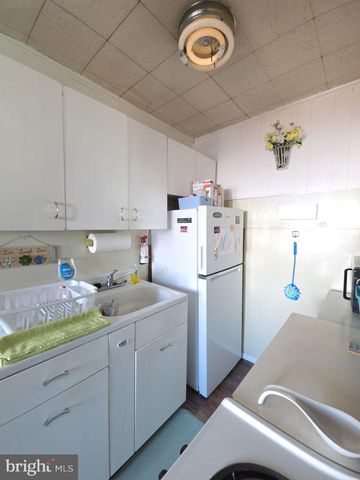 882 SAWYER AVE, Vineland, NJ 08360