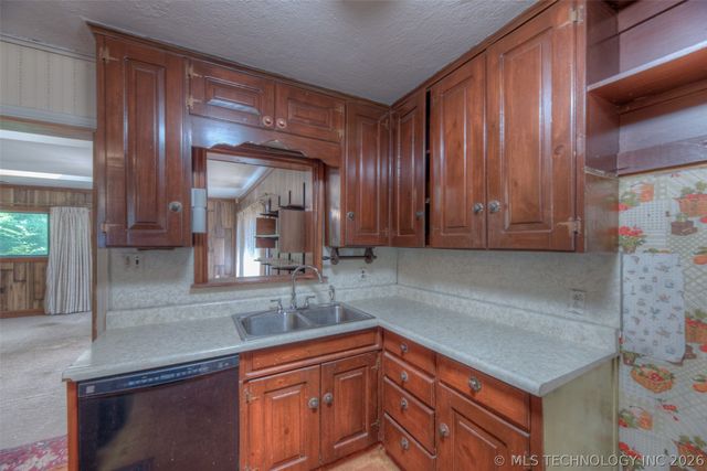 8925 E 15th Street, Tulsa, OK 74112