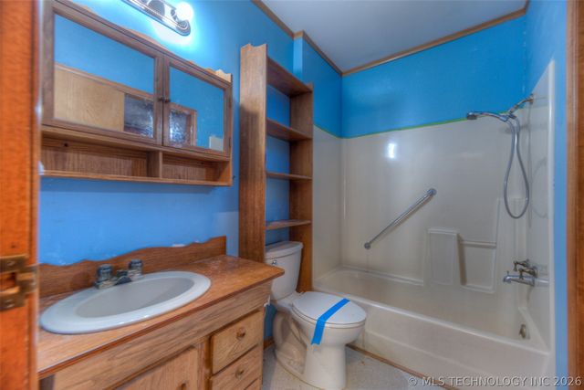8925 E 15th Street, Tulsa, OK 74112