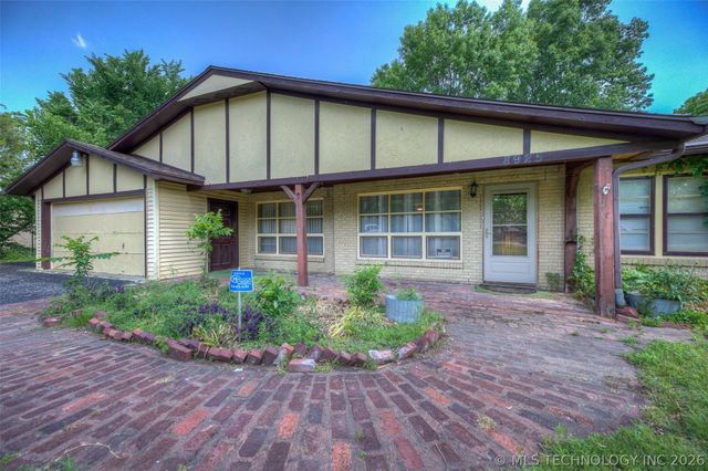 8925 E 15th Street, Tulsa, OK 74112