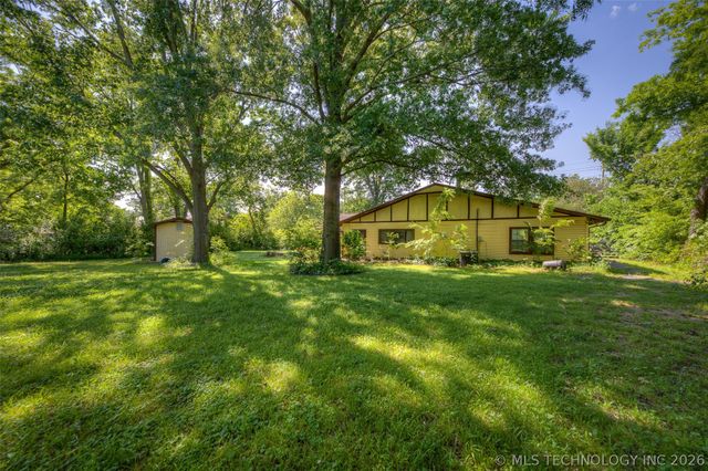 8925 E 15th Street, Tulsa, OK 74112