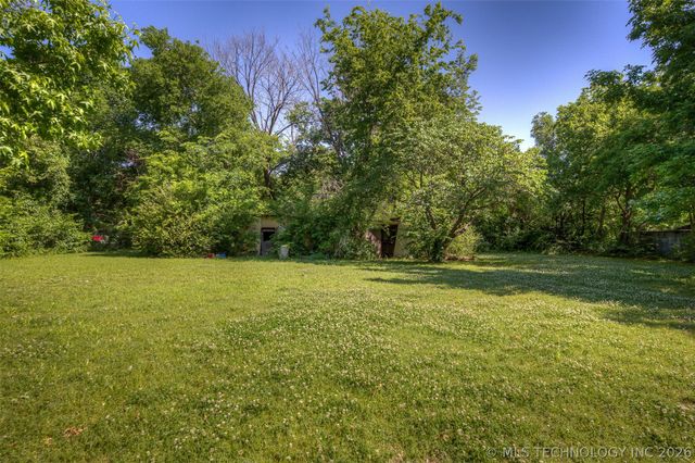 8925 E 15th Street, Tulsa, OK 74112