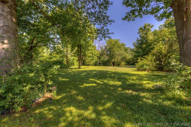 8925 E 15th Street, Tulsa, OK 74112