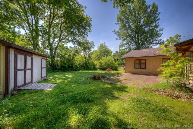 8925 E 15th Street, Tulsa, OK 74112