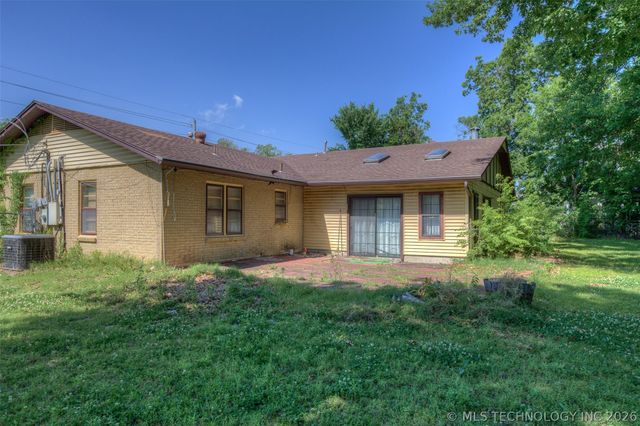 8925 E 15th Street, Tulsa, OK 74112