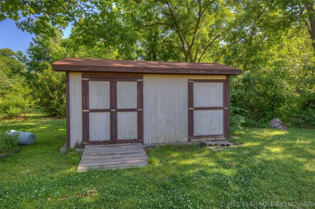 8925 E 15th Street, Tulsa, OK 74112