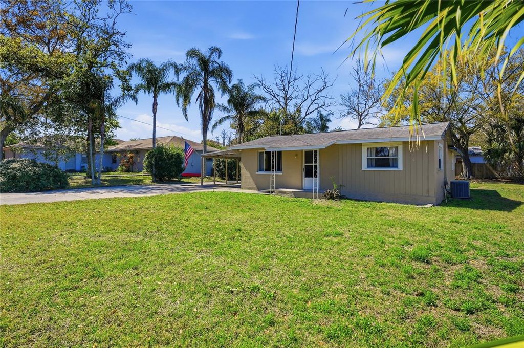 Image 2 of property listing at 2768 BELLE HAVEN DRIVE, Clearwater, FL 33763