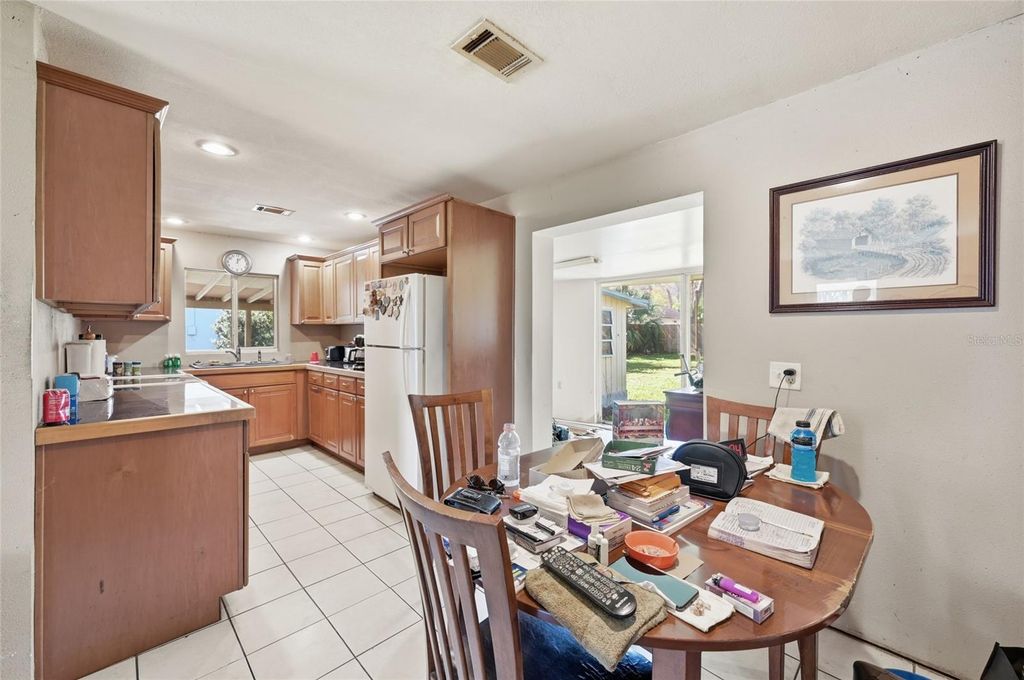 Image 7 of property listing at 2768 BELLE HAVEN DRIVE, Clearwater, FL 33763